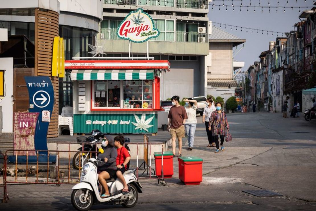 Un puesto de cannabis en Pattaya, Tailandia, el domingo 5 de marzo de 2023. André Malerba/Bloomberg/Getty Images