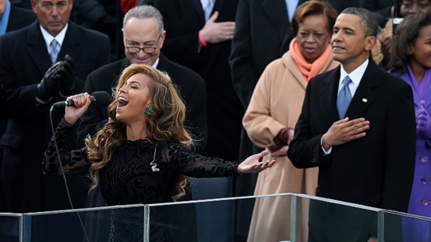 Beyoncé explicó que en el evento del 21 de enero en Washington, tuvo que “pregrabar” su voz, porque hacía “mucho frío”.