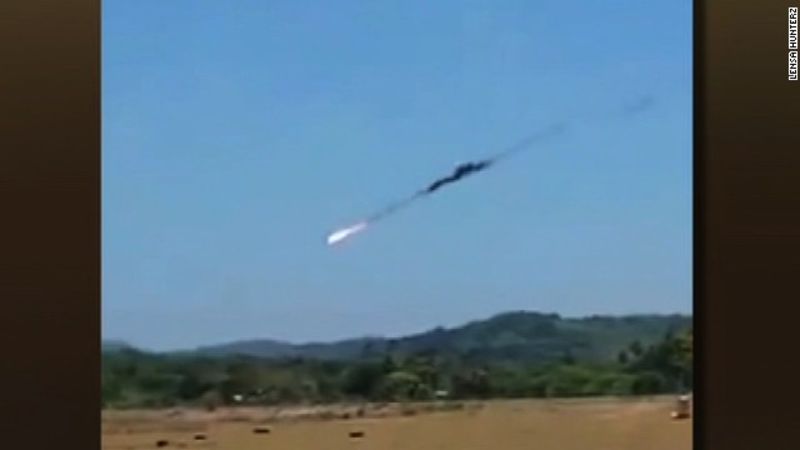 Aviones militares se estrellan en malasia durante una práctica para un espectáculo | cnn