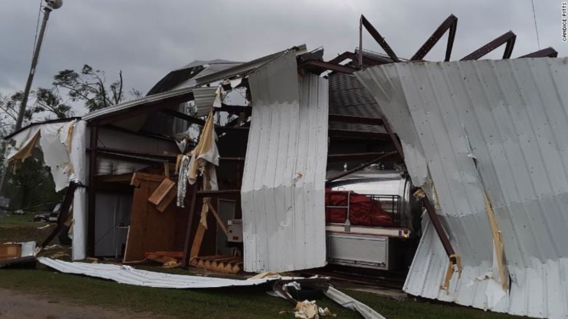 CNNE cd75e4f7 - 200412200900-02-tornado-mississippi-0412-exlarge-169