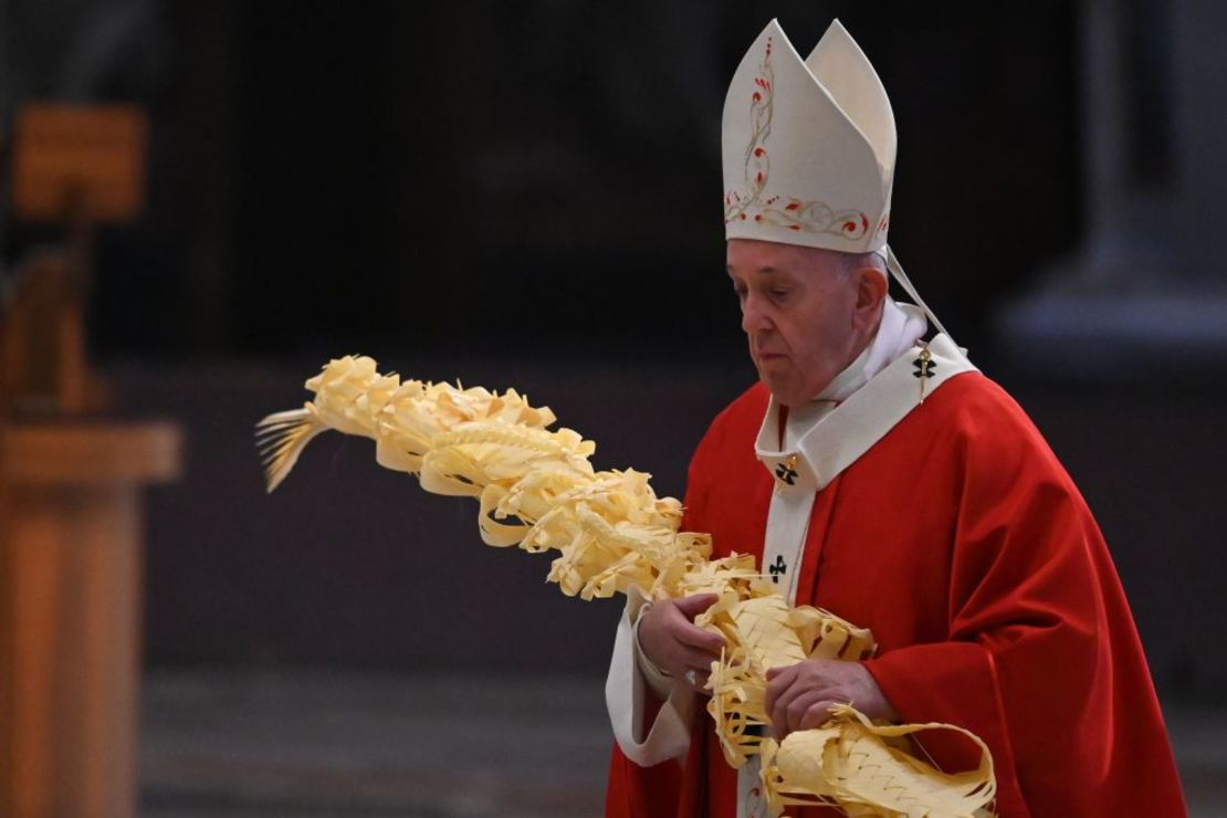 El papa Francisco durante la misa de Domingo de Ramos el 5 de abril de 2020. Crédito: Alberto Pizzoli /AFP via Getty Images