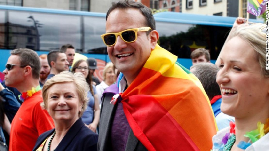 Leo Varadkar, entonces ministro de Salud, en el desfile del orgullo gay de Dublín en el 2015.