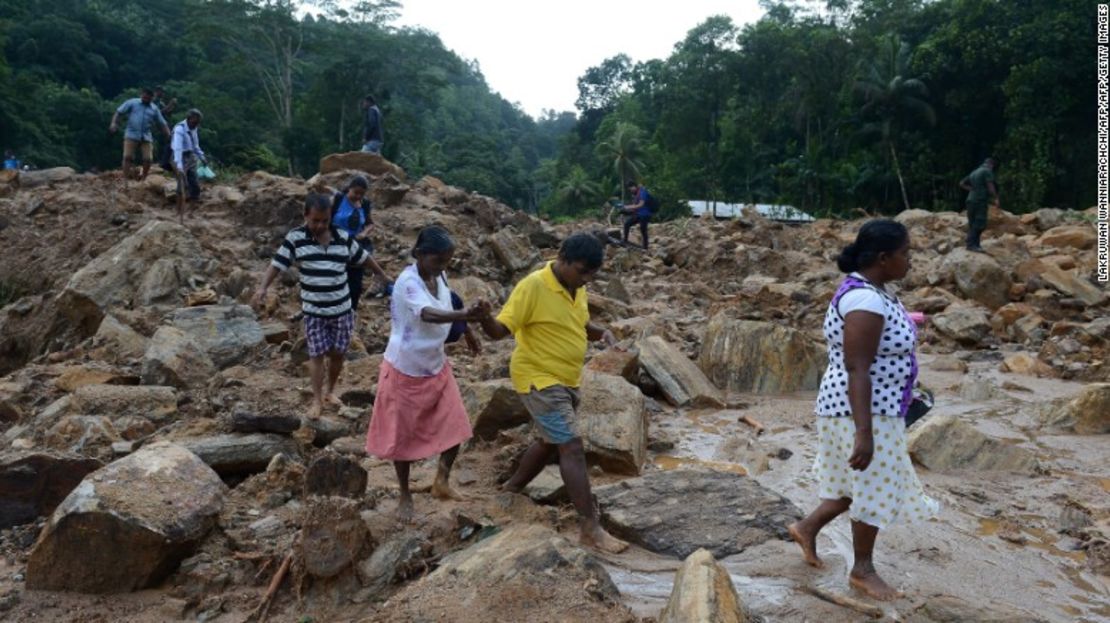 CNNE db7df5e6 - 170529133822-sri-lanka-floods-new-2-exlarge-169