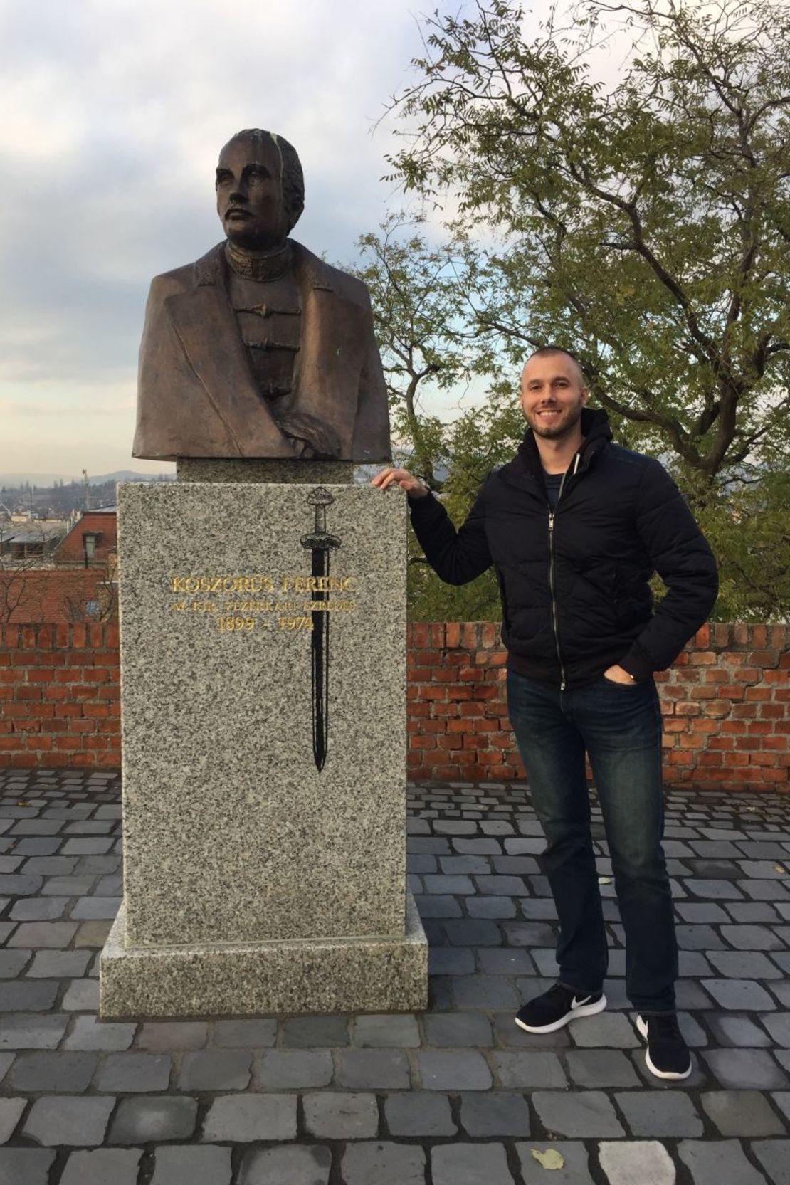 Ferenc G. Koszorus obtuvo recientemente la ciudadanía húngara.