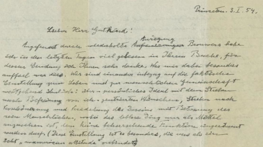 La carta fue escrita en alemán en 1954, un año antes de la muerte de Einstein.