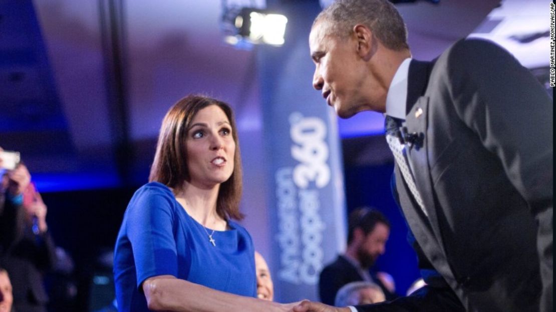 Obama saluda a Taya Kyle, esposa del 'American Sniper', Chris Kyle.