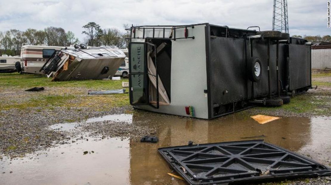 Daños por tornado en Moundville, Alabama, el 17 de marzo de 2021.