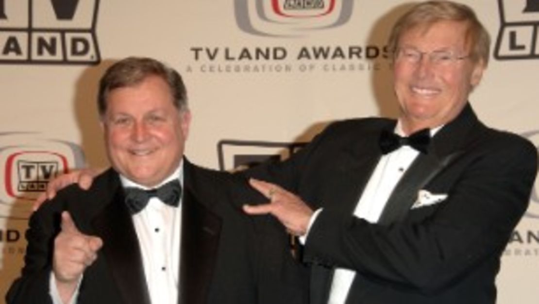 Burt Ward y Adam West de "Batman" en los TV Land Awards de 2006.