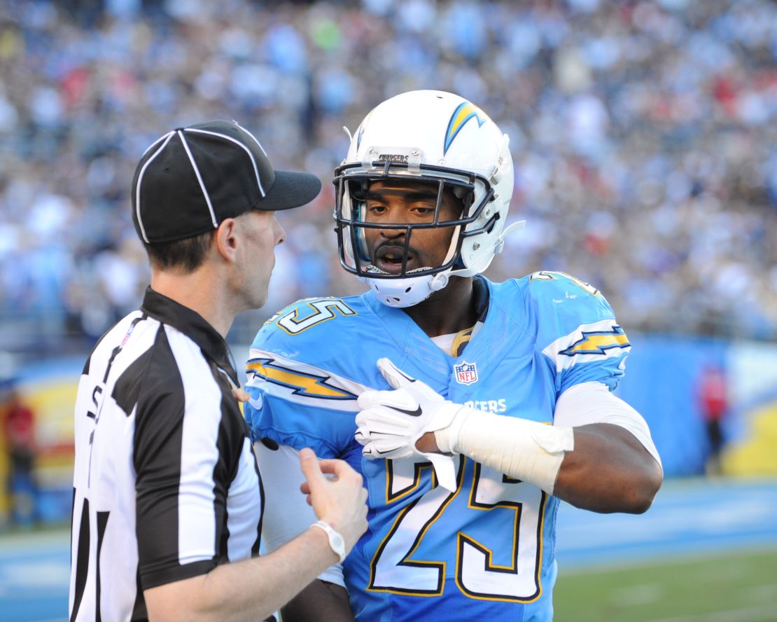 El jugador de los Chargers Darrell Stuckey durante un partido de la NFL .  Corbis via Getty Images)