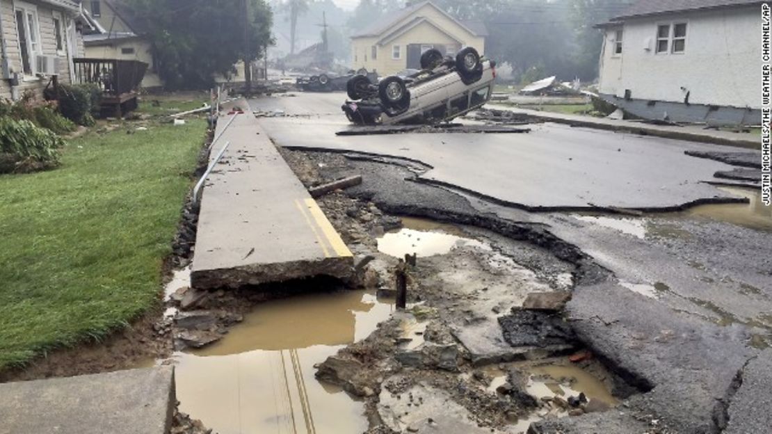 CNNE f61de7b6 - 160624151621-02-west-virginia-flood-0624-story-top