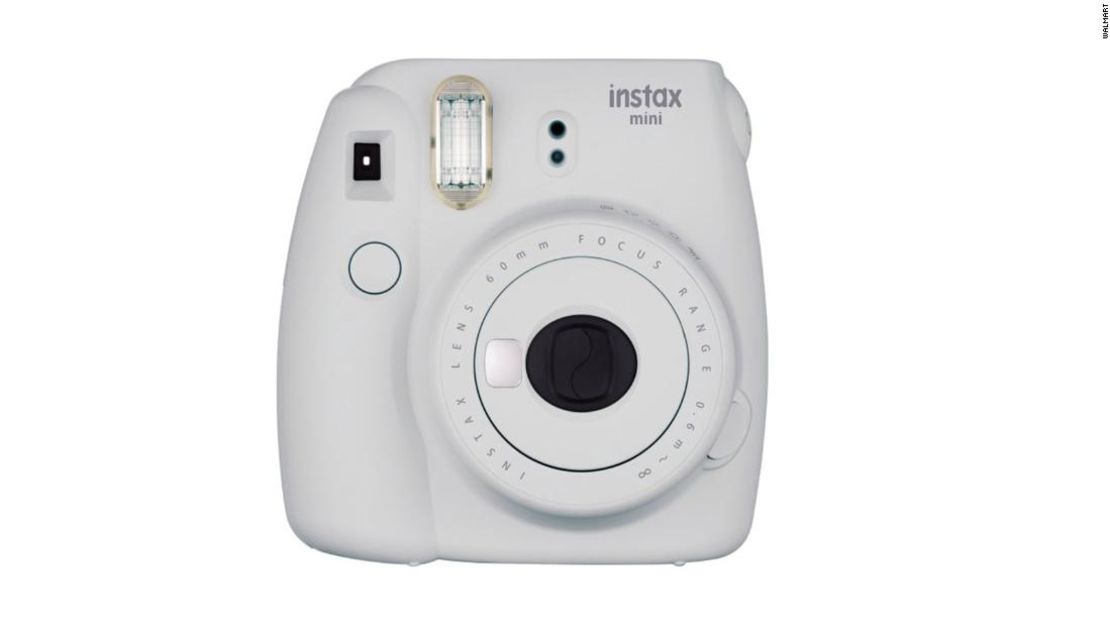 CNNE f64adfc4 - 171204090120-new-instax-pic-super-169