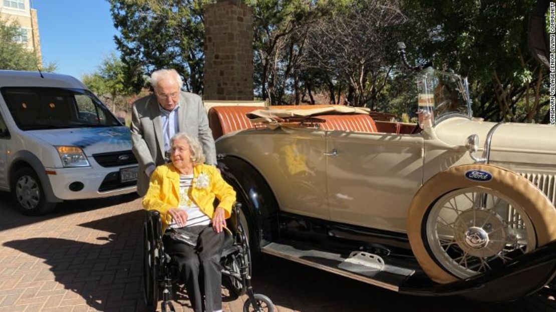 La pareja celebró su 80 aniversario de boda como empezaron su primera cita.