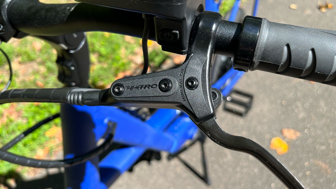 Hydraulic brakes give you solid, easy-to-modulate stopping power, even when the bike is loaded.