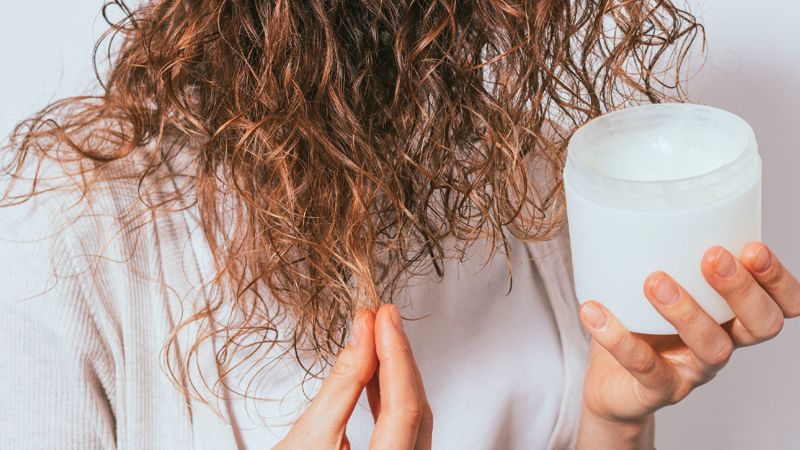 Coconut oil before outlet straightening hair