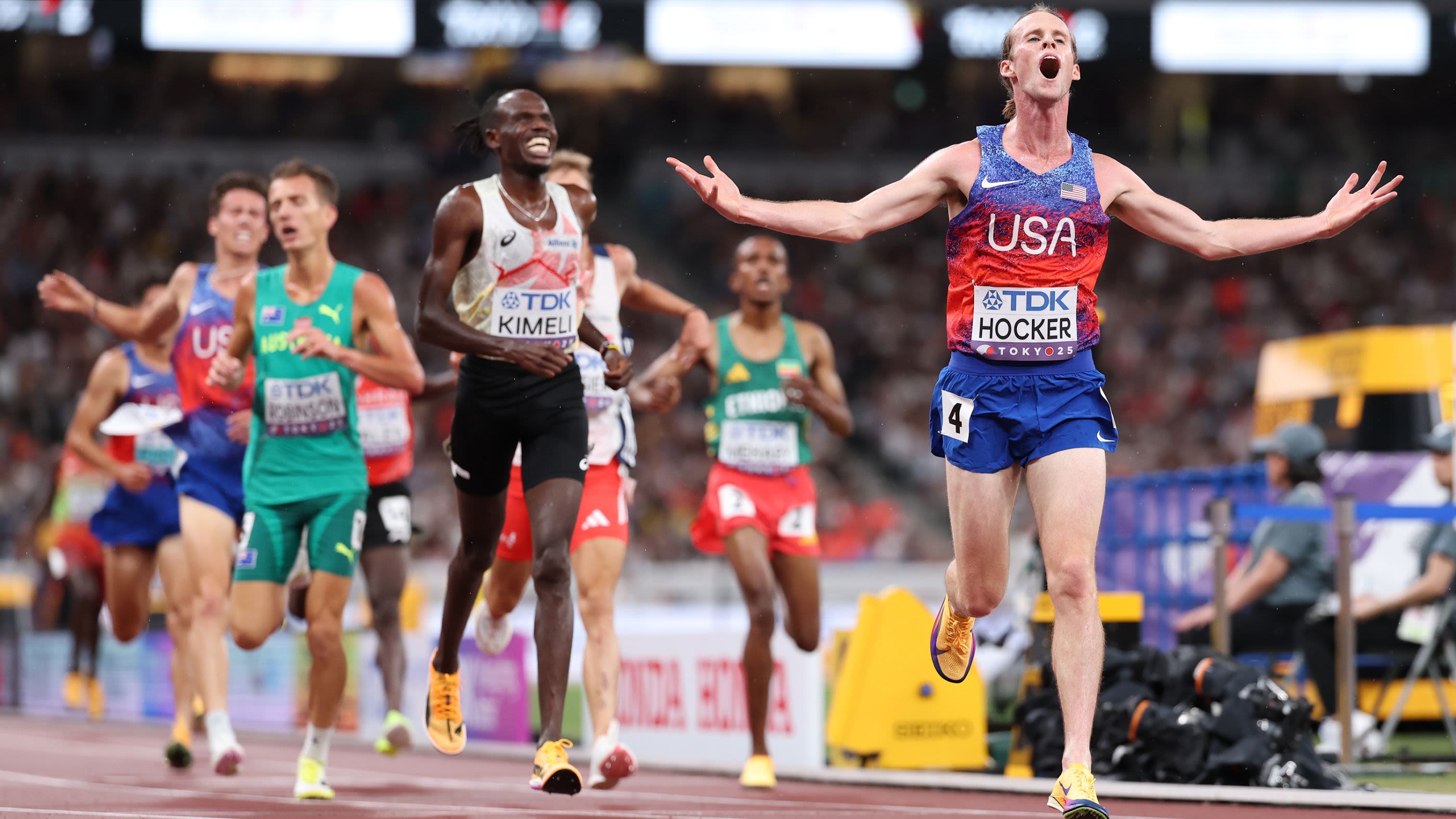 Tras el "robo" en los 1.500 metros, el estadounidense Cole Hocker gana el título de los 5.000 metros del Mundial de Atletismo | CNN