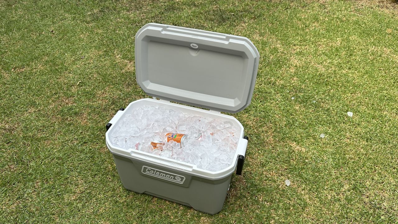 coleman-316-cooler-cnnu-1.jpg