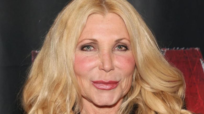Pamela Bach asiste al estreno en Los Ángeles de "I Am Gitmo" y al lanzamiento de CLSNOW.TV en el Writers Guild Theater de Beverly Hills, California, el 2 de mayo de 2024.