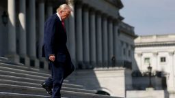 El presidente de Estados Unidos, Donald Trump, se marcha tras el almuerzo anual de los Amigos de Irlanda en el Capitolio de Estados Unidos en la ciudad de Washington, el miércoles 12 de marzo de 2025.