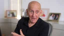 Ehud Olmert dirigió la mayor parte de sus críticas a su sucesor, Benjamin Netanyahu, así como a los ministros de extrema derecha Itamar Ben Gvir y Bezalel Smotrich.