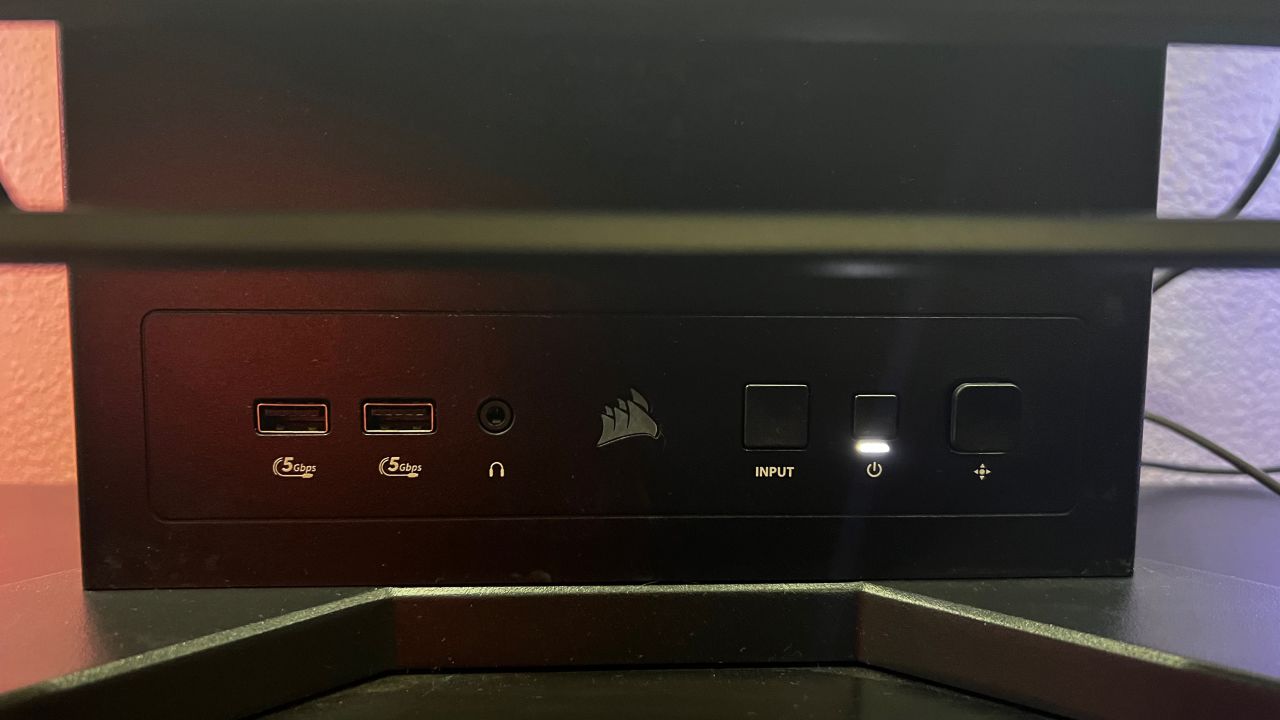 corsair monitor ports cnnu.jpg