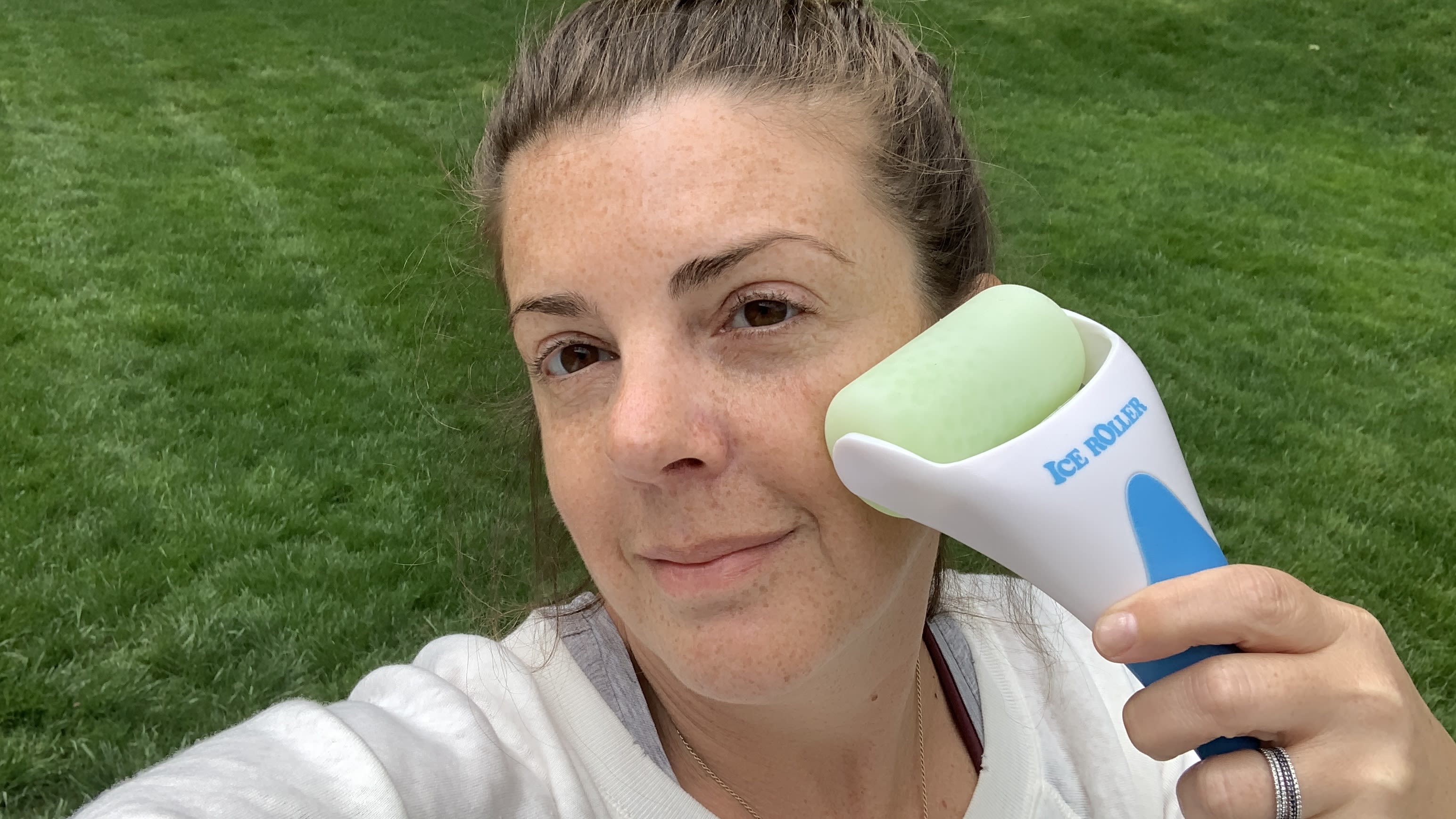 Review: This Esarora Ice Roller Cures My Face Bloat