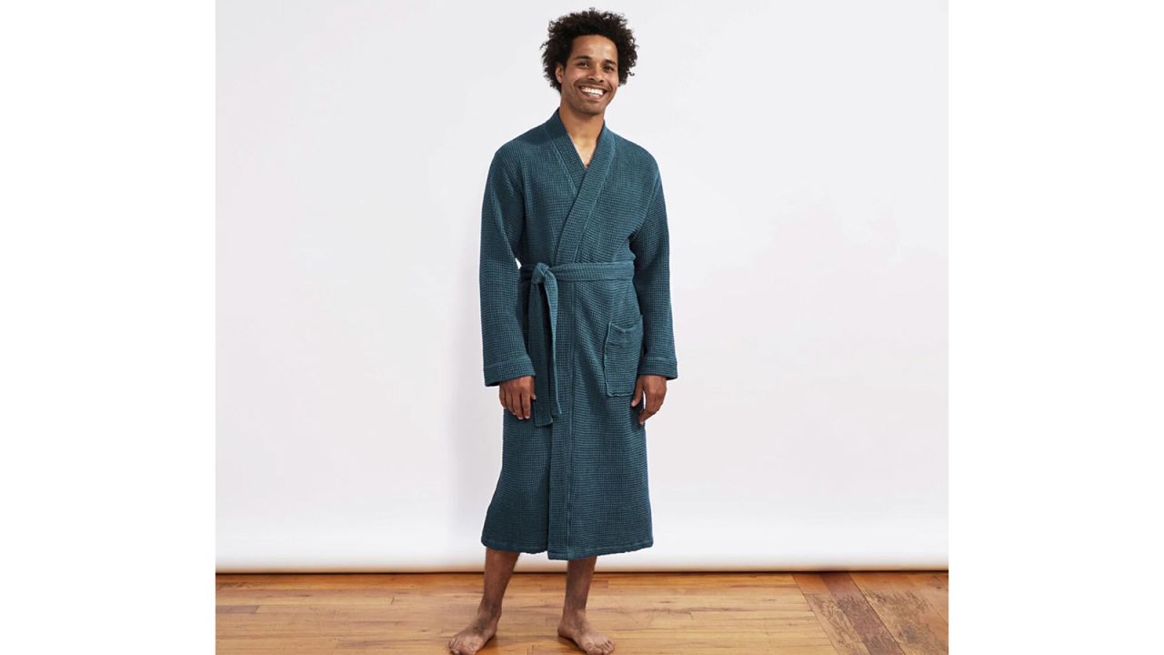 coyuchi robe.jpg