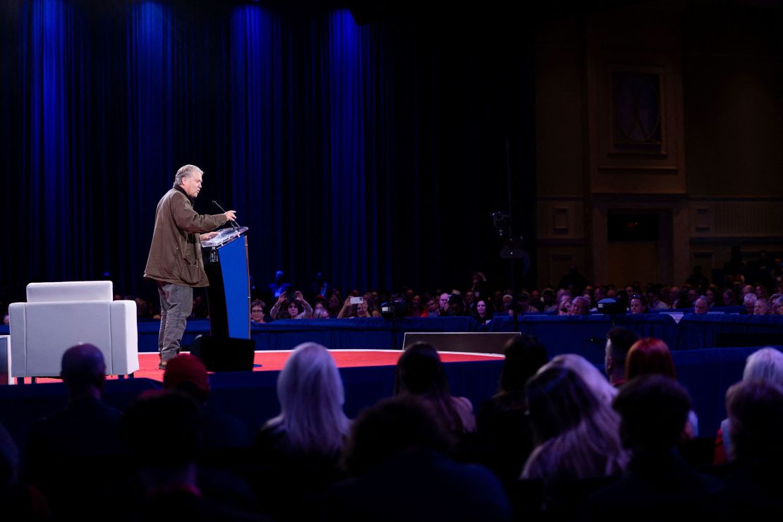 Steve Bannon fala no CPAC na quinta -feira.