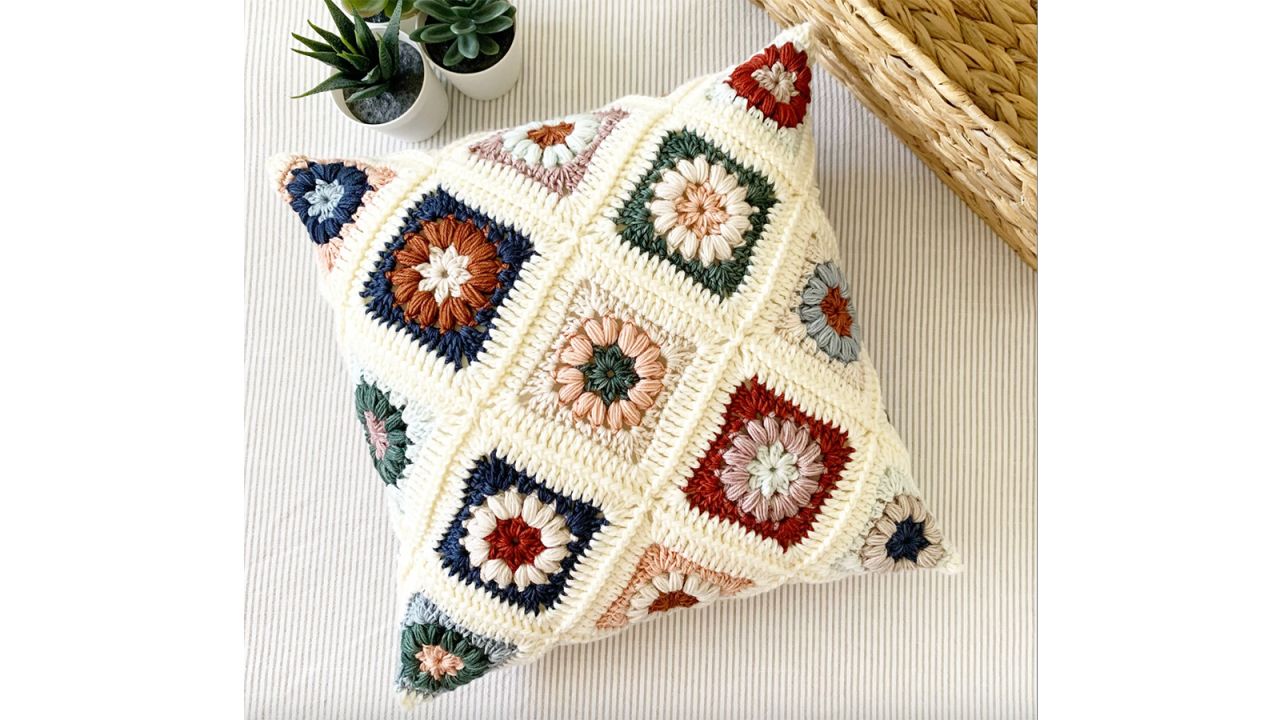 crochet pillow pattern.jpg