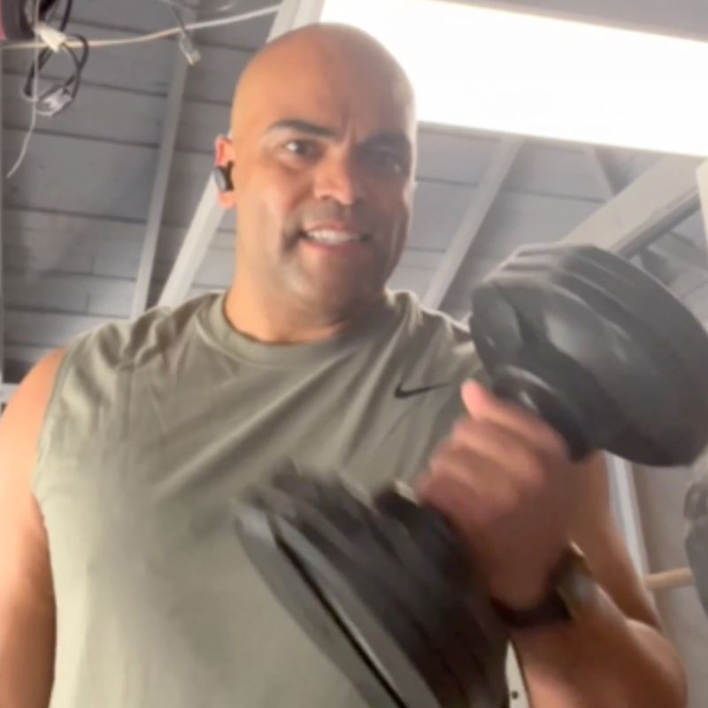 Democratic Candidates Use Weightlifting Videos to Engage Male Voters Ahead Midterms