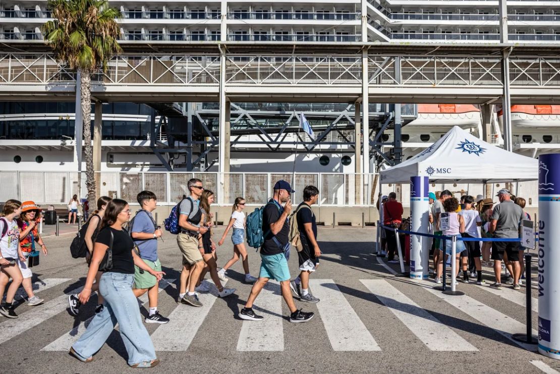 Alrededor de 800 cruceros al año utilizan el puerto de cruceros de Barcelona.