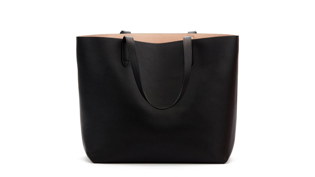 cuyana classic structured leather tote.jpg