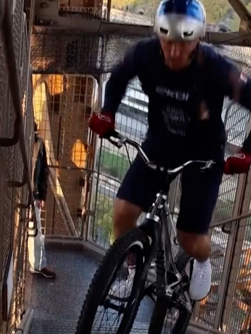 cyclist cln.jpg