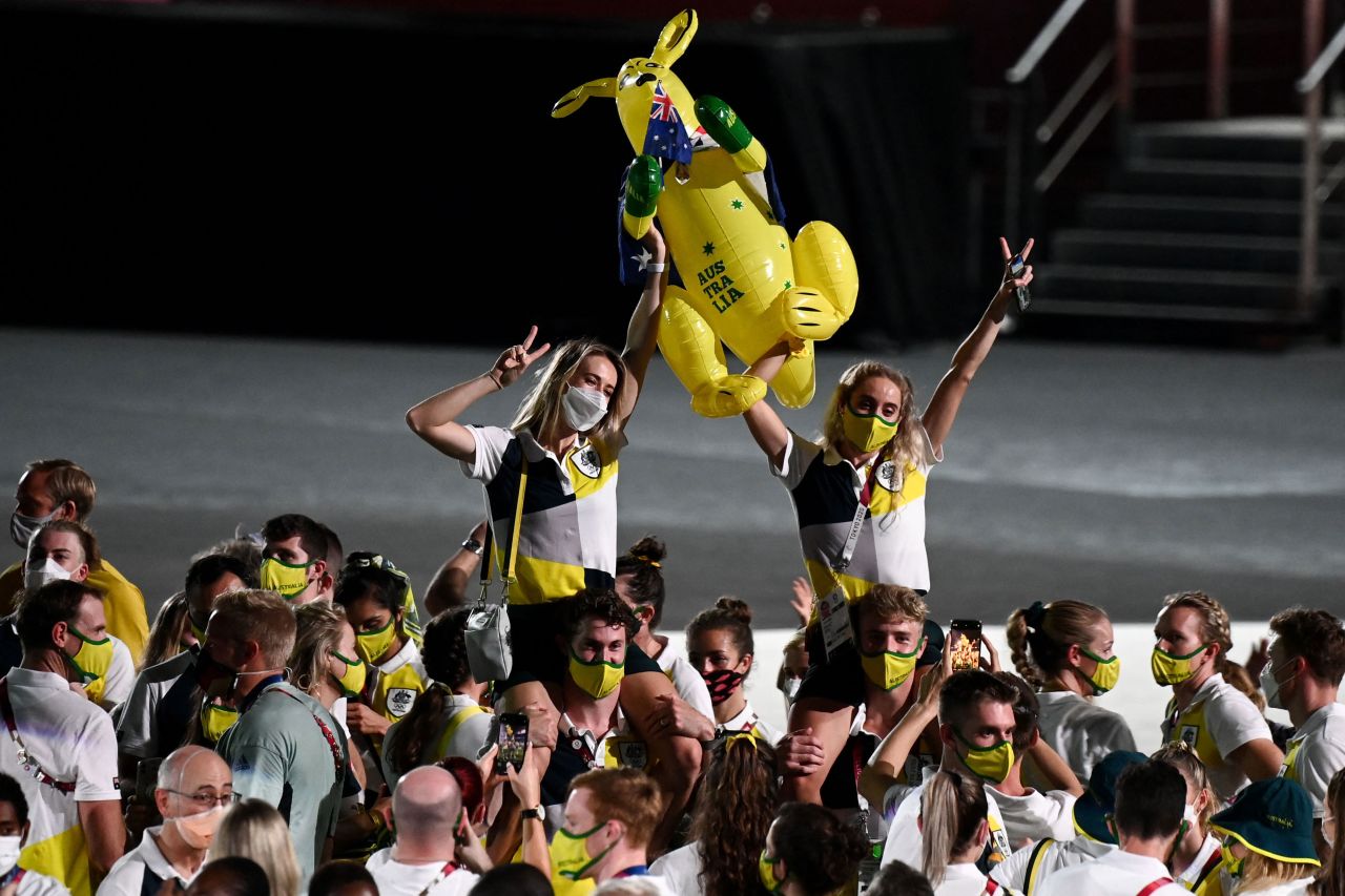 Australia's athletes celebrate during the closing ceremony.