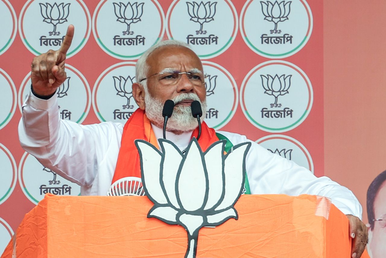 Narendra Modi addresses a public meeting at Mathurapur, in West Bengal on May 29.