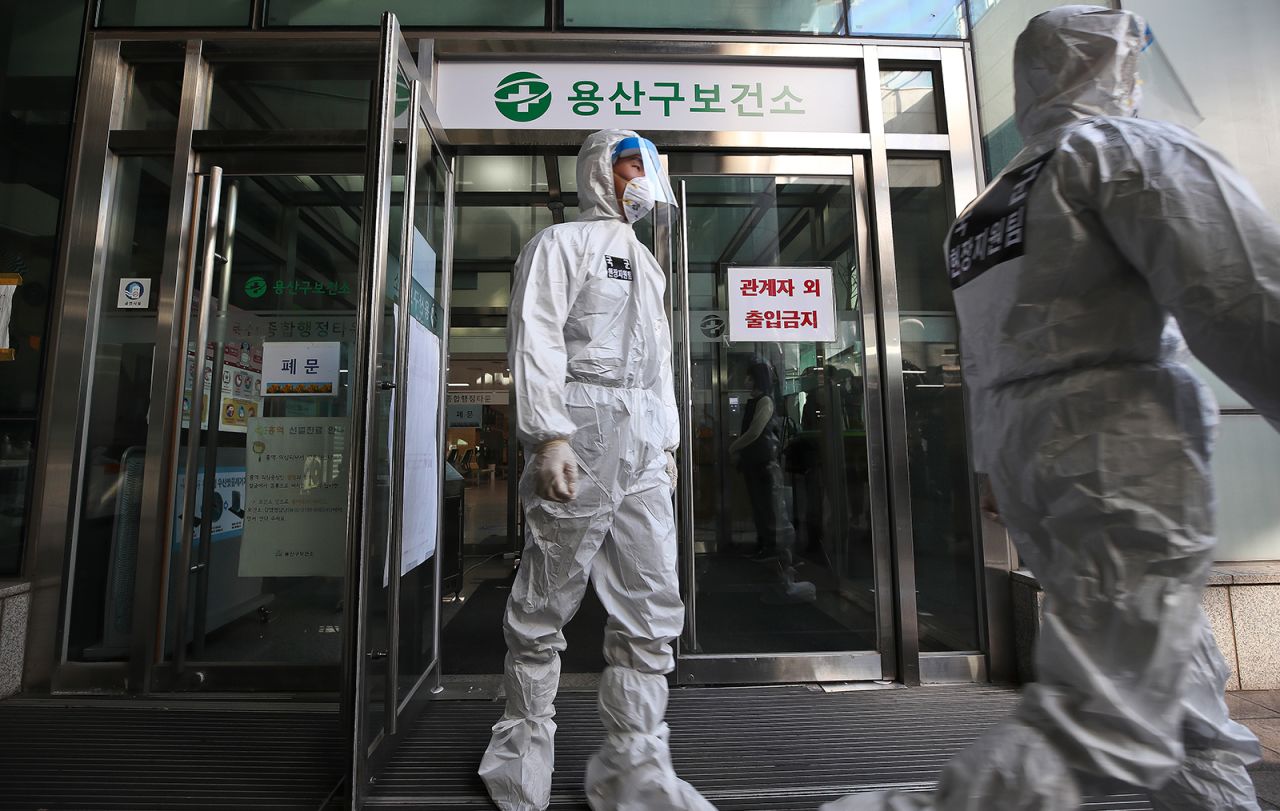 Special Warfare officers work at the makeshift coronavirus test center in Seoul, South Korea, on December 14.
