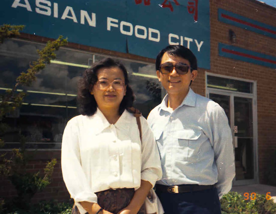 Chang shopping with his wife in Washington DC after his defection from Taiwan.