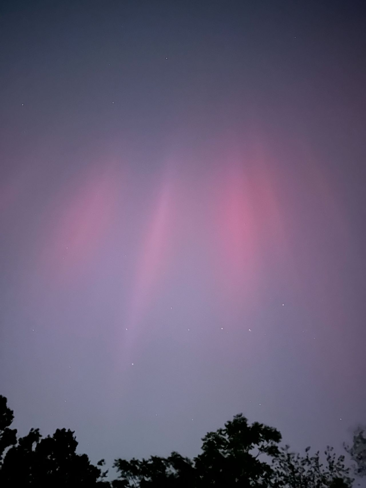 Aurora seen in Atlanta area around 10:30 p.m. ET.