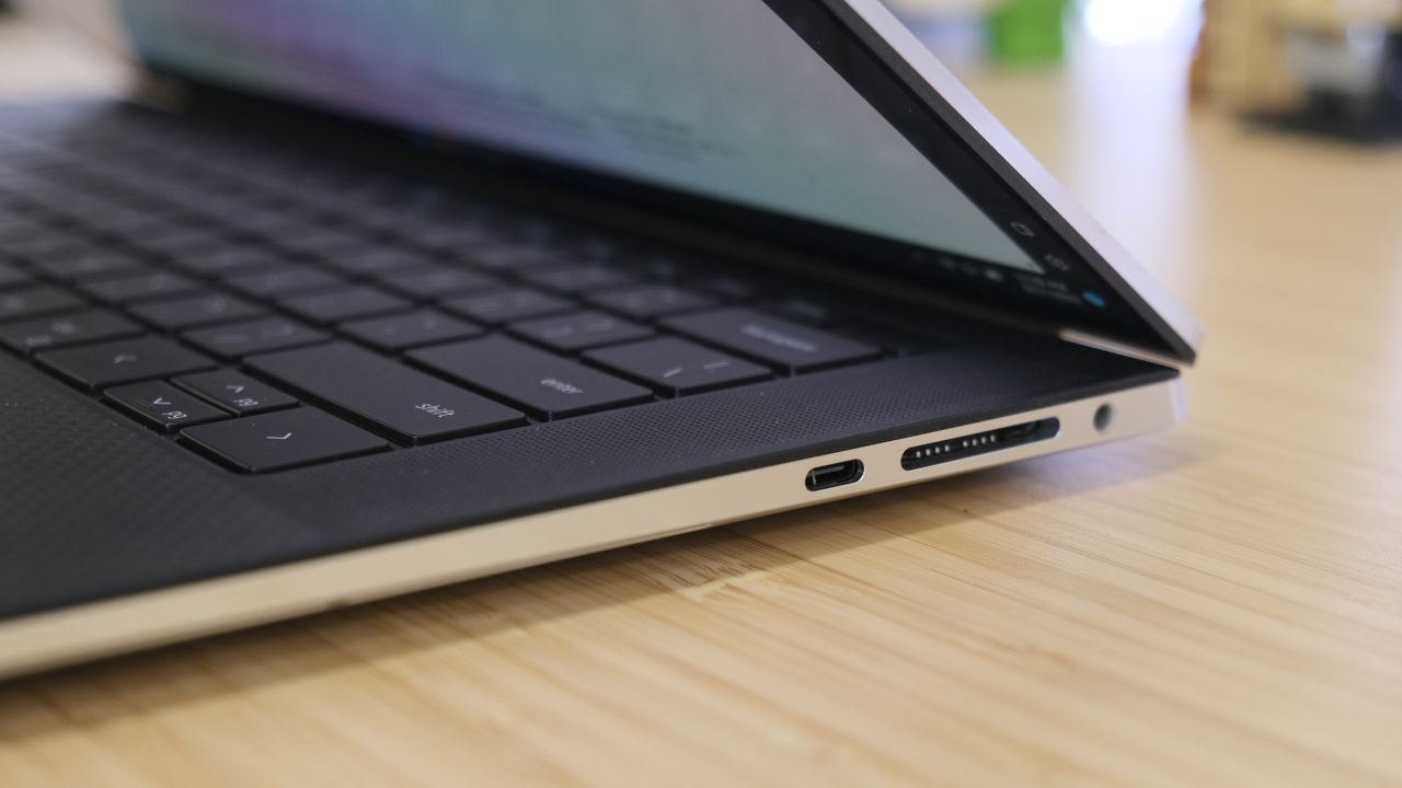 dell xps 15 2023 port cnnu