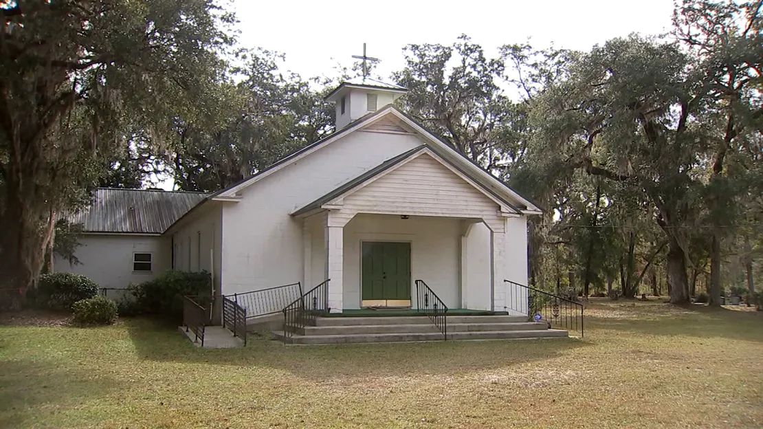 La Iglesia Bautista Rising Daughter es la iglesia históricamente negra en la zona rural del sur de Georgia donde Harold y Thelma Swain fueron asesinados en 1985.