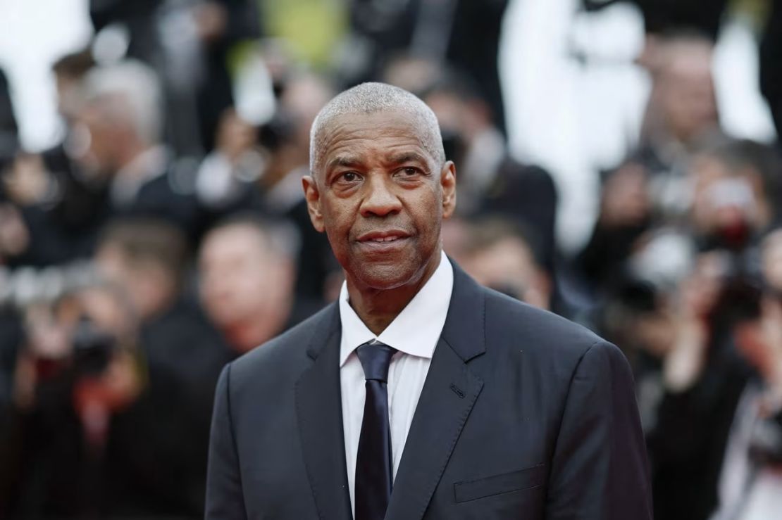 Denzel Washington llega a la proyección de la película 
