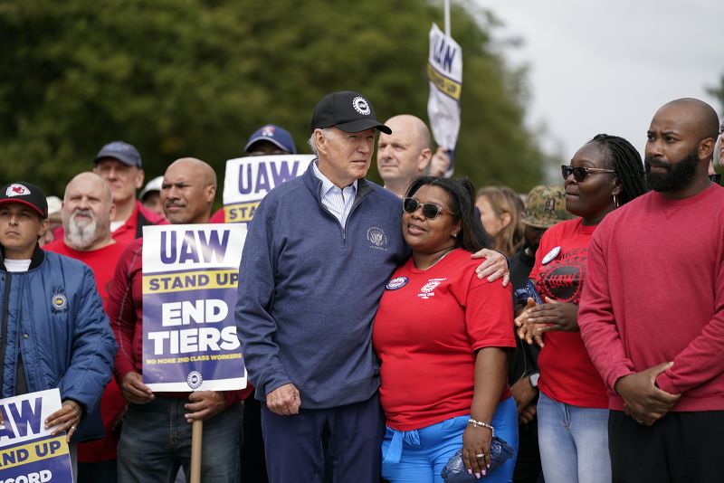 Live Updates: UAW Strikers Receive Biden’s Support As He Walks Picket ...