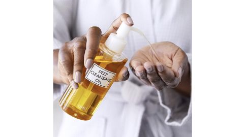 DHC Deep Cleansing Oil