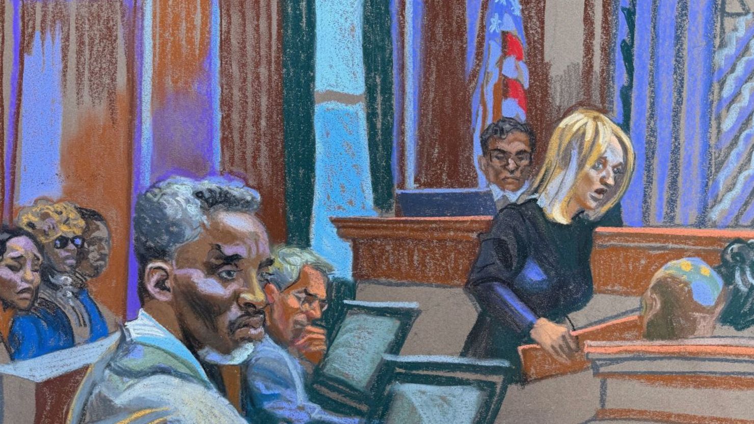 Sean “Diddy” Combs se sentó en una sala del tribunal entre los fiscales y su abogado defensor durante la apertura de su juicio penal en la ciudad de Nueva York el lunes.