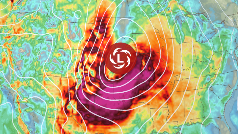 Powerhouse Storm се движи в САЩ, подтиквайки евакуациите в Калифорния преди своя поход на изток 