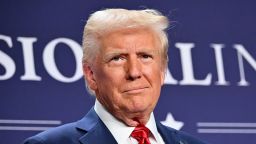 El presidente de Estados Unidos, Donald Trump, en la cena de la Conferencia de  Republicanos de la Cámara de Representantes en Trump National Doral Miami, en Miami, Florida, el 27 de enero de 2025. Mandel Ngan/AFP
