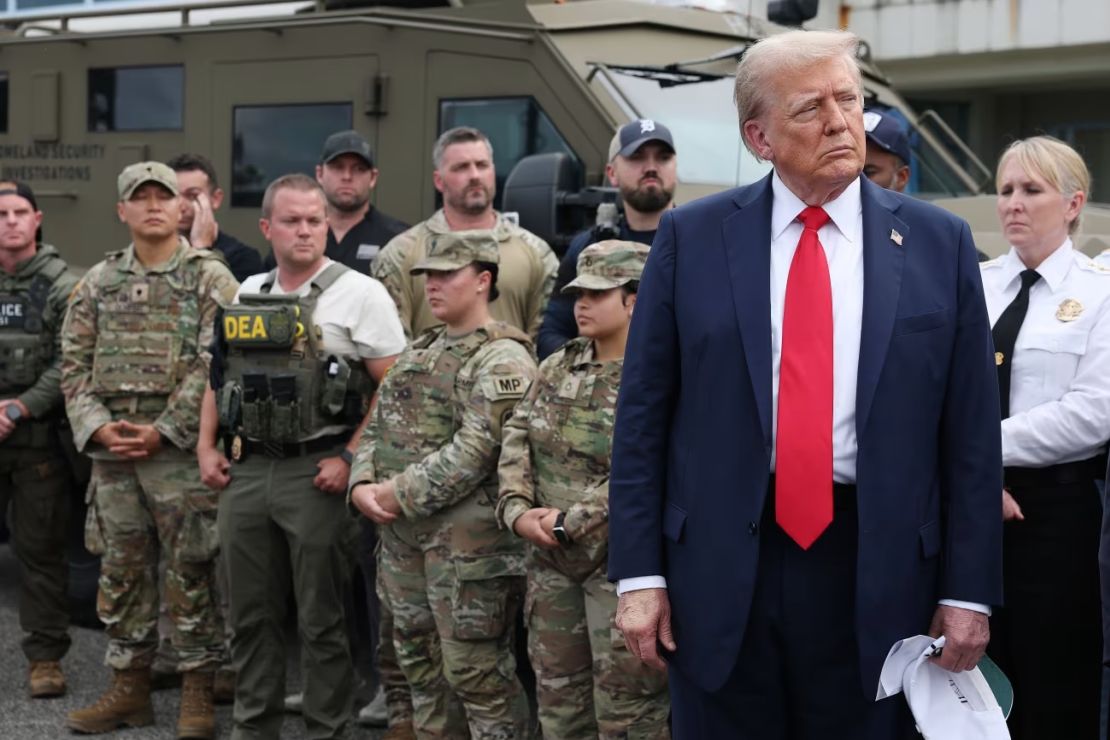 El presidente Donald Trump visita las instalaciones de la Policía de Parques de EE.UU. en Anacostia, Washington, el jueves 21 de agosto de 2025.