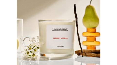 Profile-ambery-vanilla-Candle-productcard-cnnu.jpg
