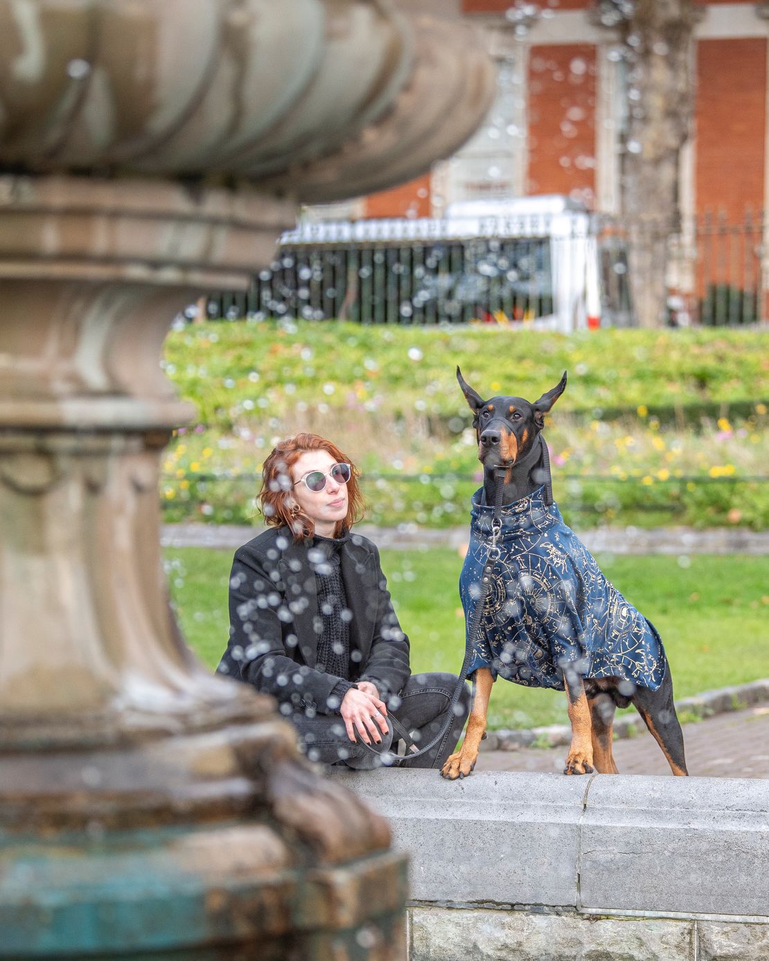 In Ireland, Fabiano photographed Anna Medved with her Doberman Helios.