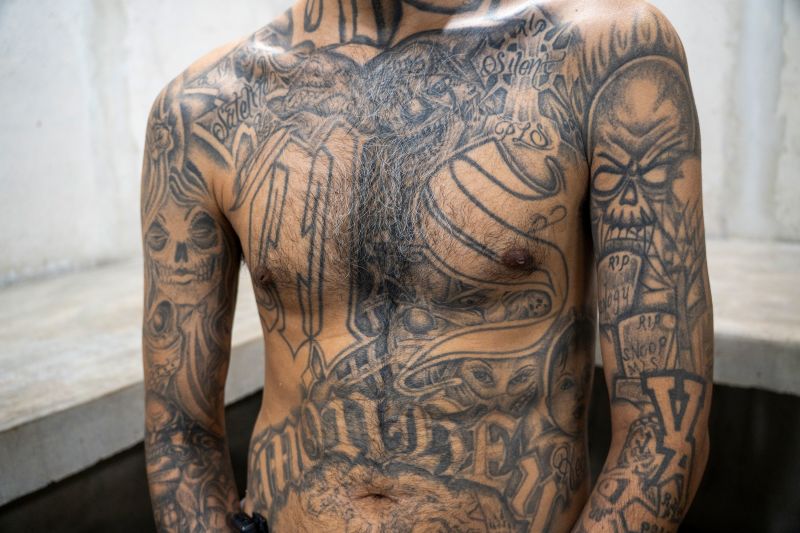 Gangs and Their Tattoos 本 Gangs and Their Tattoos 本 a331700e39373ccad64bd5ca4c21e2