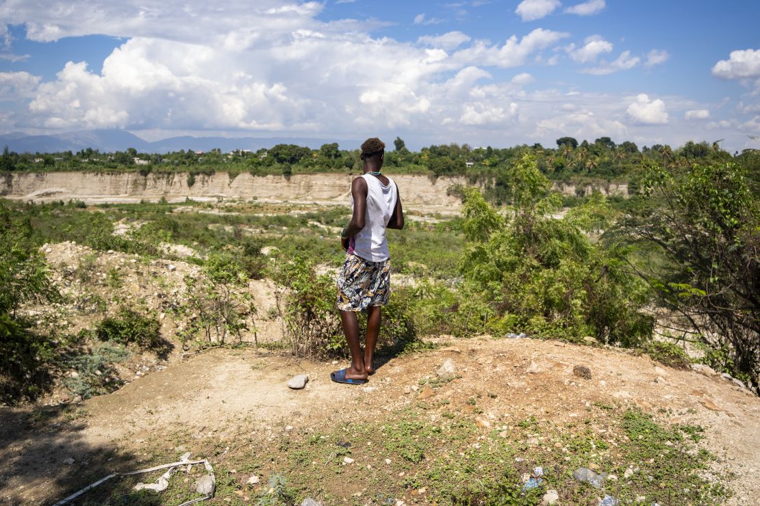 Overlooking a riverbed in the direction of the territory of Haitian gang 400 Mawozo on April 18, 2024.